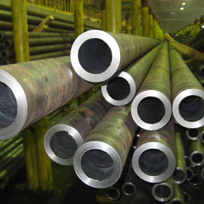 Труба бесшовная горячедеформированная 245х18 мм